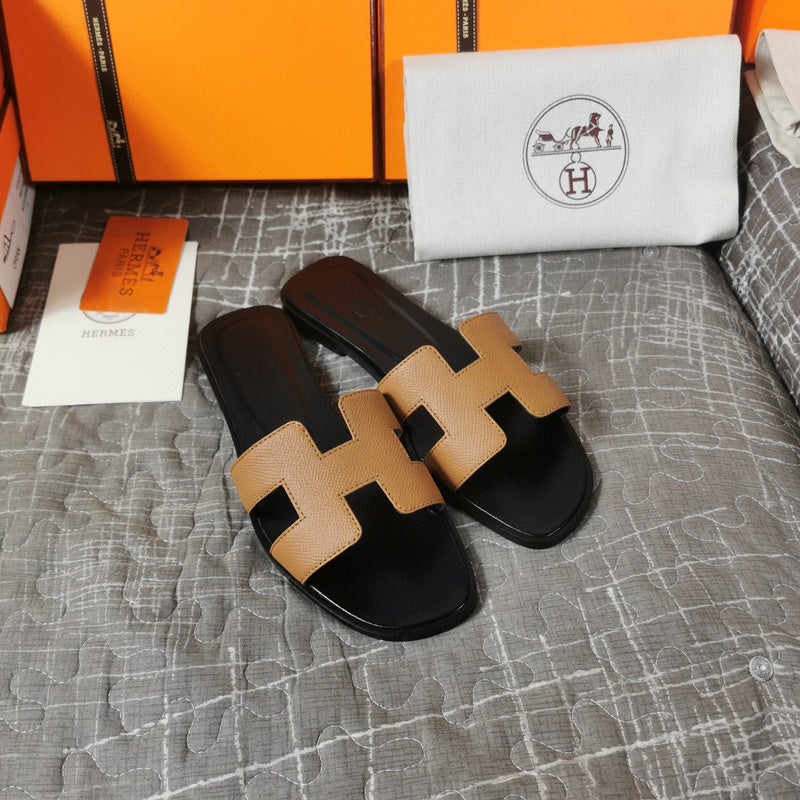 Hermes sandals Style 034 - top view showing design