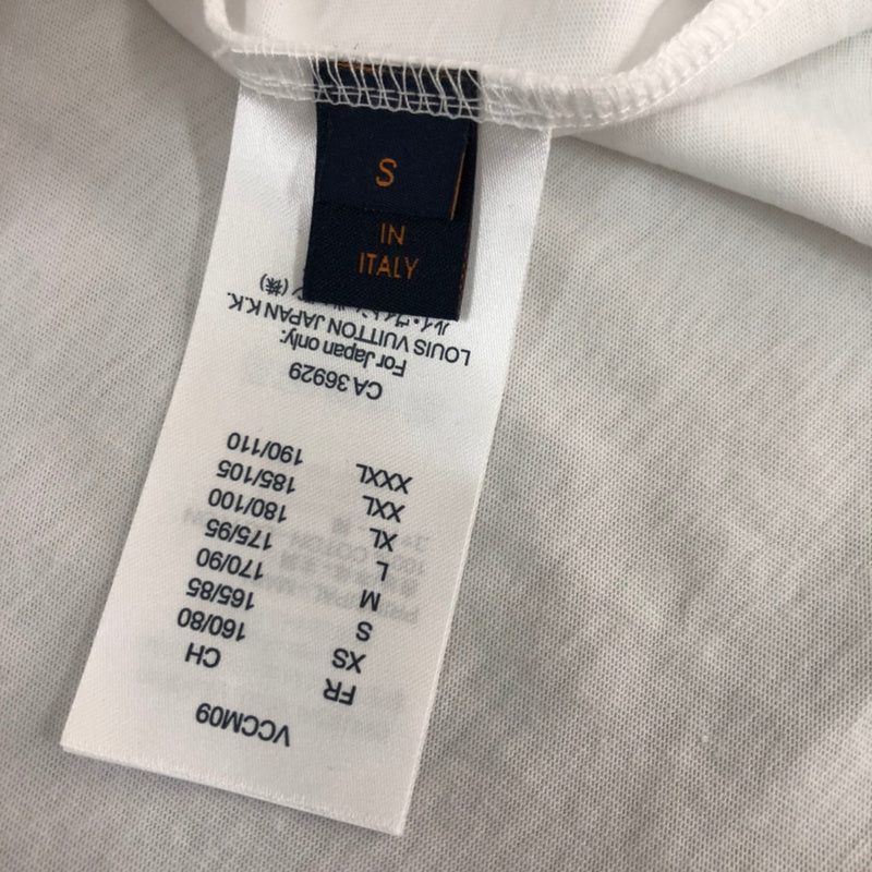 Side profile of Louis Vuitton cotton t-shirt with everyday silhouette