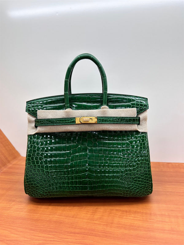  shopper bag interior and compartment view