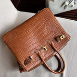  effortless tote bag styled with outfit