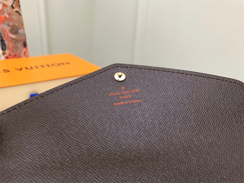 everyday bag interior and compartment view 9