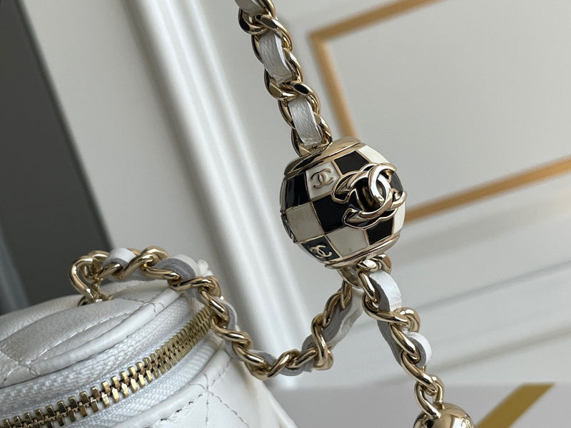 Zivas Charm Versatile Design Designer Handbag (Versatile Style Statement) – Detail View