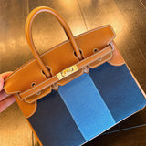  shoulder bag interior and compartment view