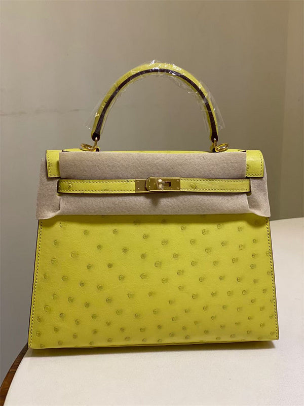  modern carryall bag detail view showing craftsmanship 8