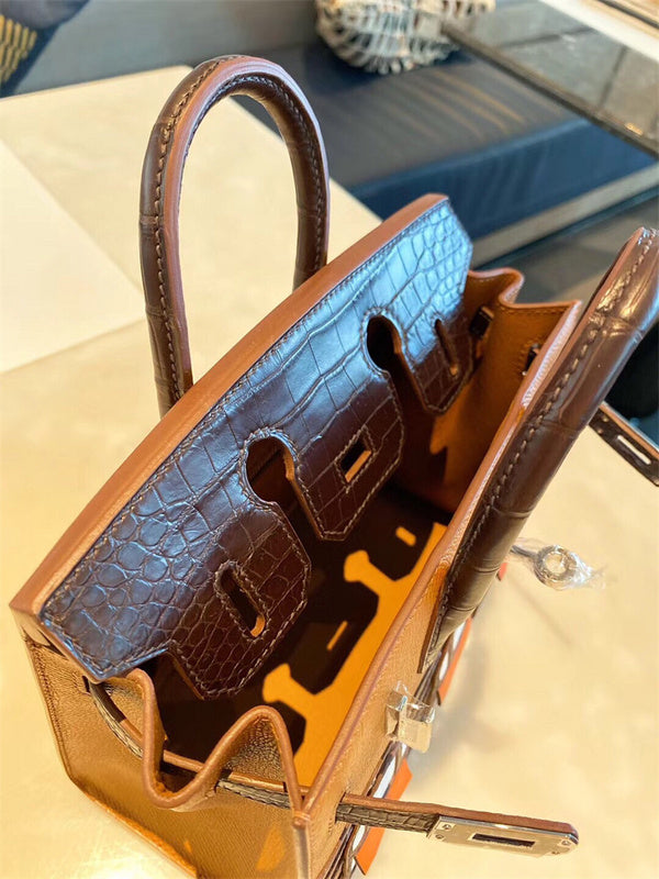  Everyday carryall bag front view 7