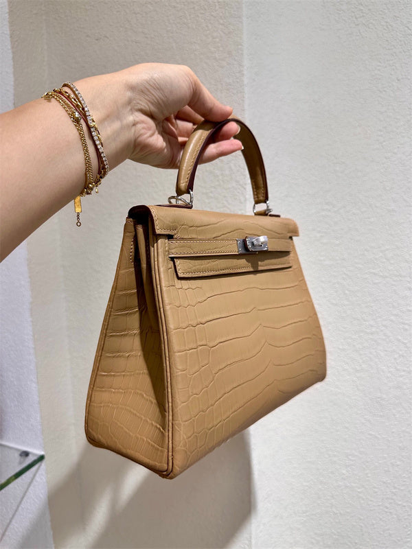  Refined satchel carried on shoulder 22