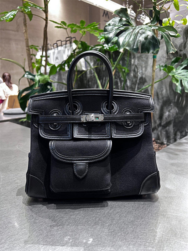  carryall bag close-up of hardware and finish