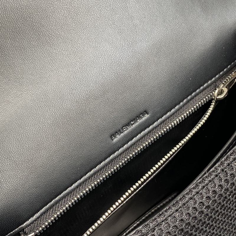 Zivas Charm Refined Structure Statement Handbag (Polished Everyday Piece) – Lifestyle Shot