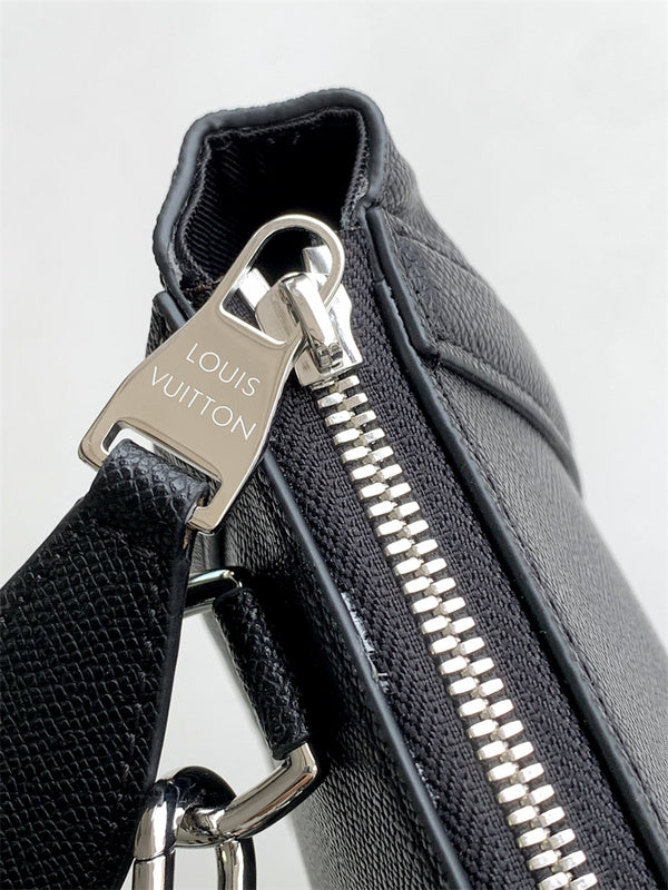  Curated carryall bag front view 7