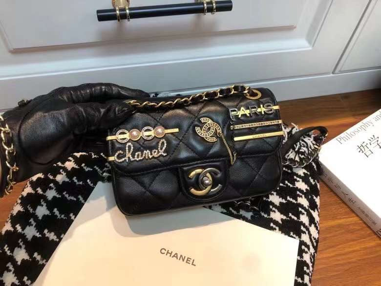  women's handbag, mid design, view 1