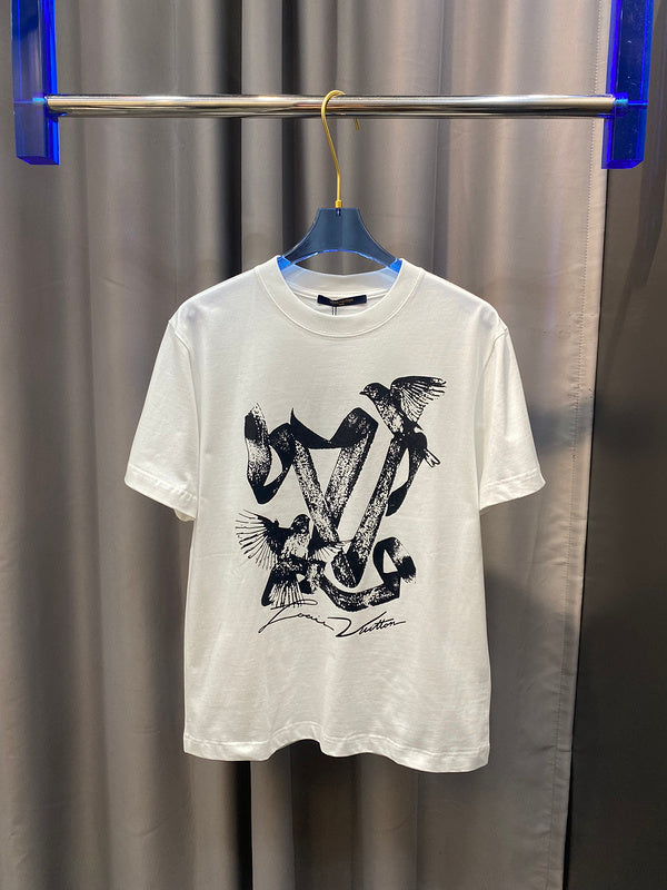 Side profile of Louis Vuitton cotton t-shirt with tailored silhouette