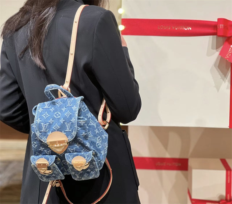  shopper bag interior and compartment view 15