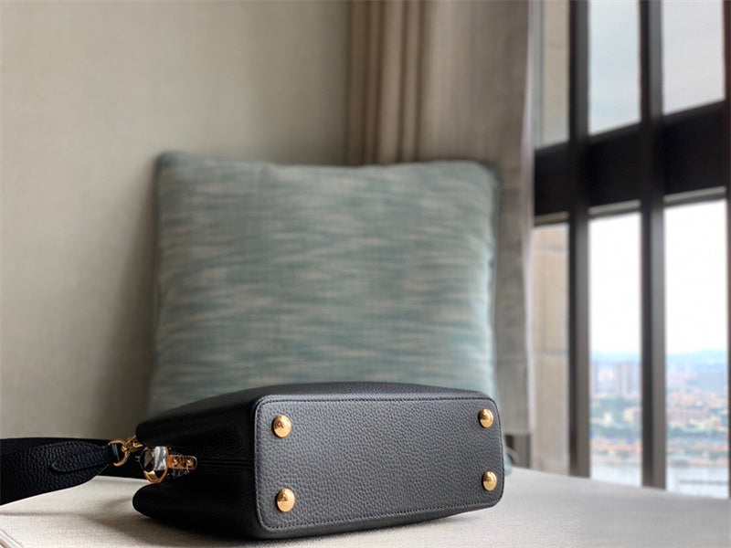  structured shopper bag styled with outfit