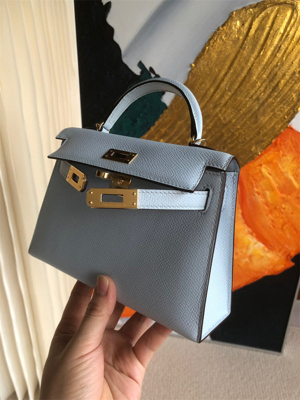  Sophisticated carryall bag front view 7