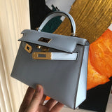  Sophisticated carryall bag front view 7