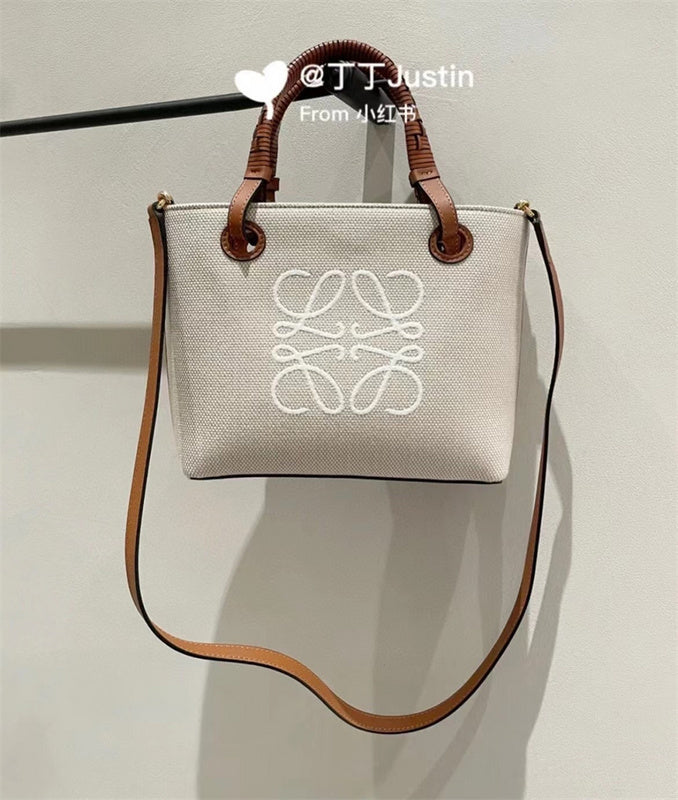 Ziva's Charm handbag – lifestyle view (32.5cm*30cm*17.5cm)