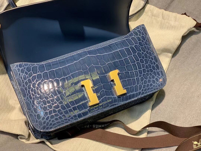 Sophisticated handbag styled for everyday wear