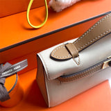  Sophisticated shoulder bag carried on shoulder 10