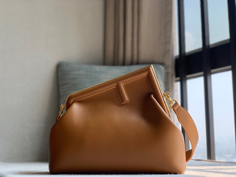 Ziva's Charm handbag – side angle view (26cm*18cm*10cm)