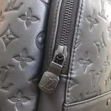 Handle and strap detail of classic modern women's handbag – women's everyday handbag