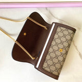 Styled lifestyle shot of classic chic women's handbag – women's everyday handbag