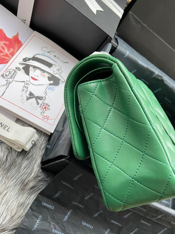 Zivas Charm Timeless Appeal Designer Handbag (Contemporary Shape Language) – Interior View