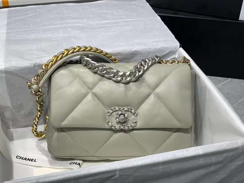 Zivas Charm Classic Sensibility Designer Handbag (Thoughtfully Structured Design) – Close-Up Detail