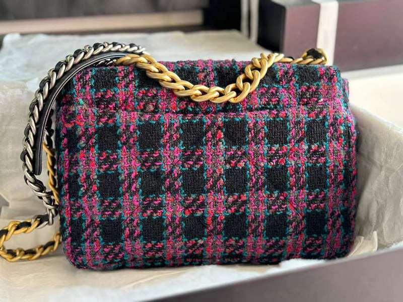Zivas Charm Effortless Elegance Everyday Handbag (Designer-Inspired Craftsmanship) – Close-Up Detail