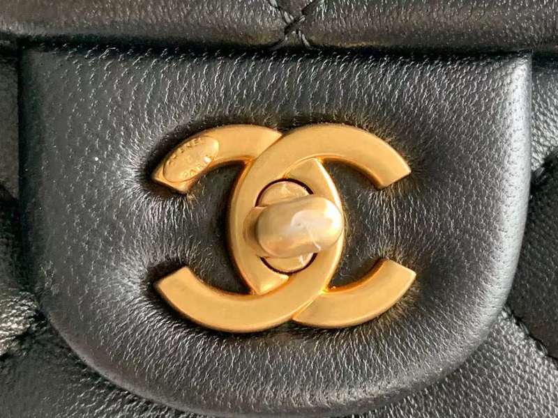 Zivas Charm Classic Sensibility Everyday Handbag (Everyday Luxury Essential) – Styled Look