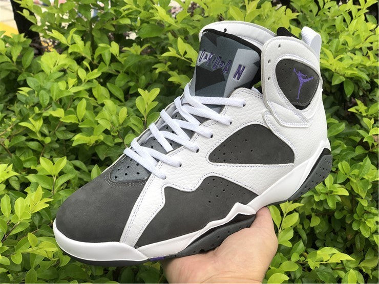 Nike Men's & Women's Premium Low-Top Trainers — Style 181 side view