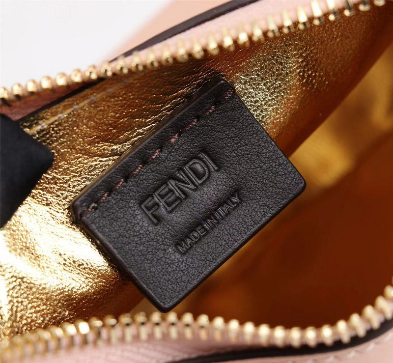 Ziva's Charm handbag – detail view (Standard Size)