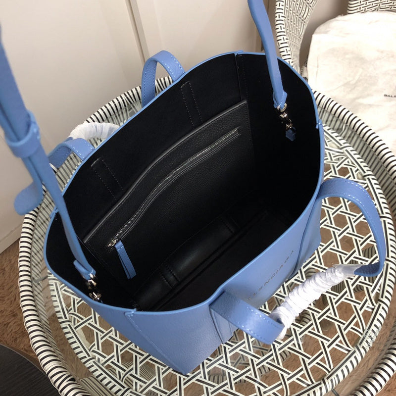 Interior view of structured polished women's handbag – women's statement bag
