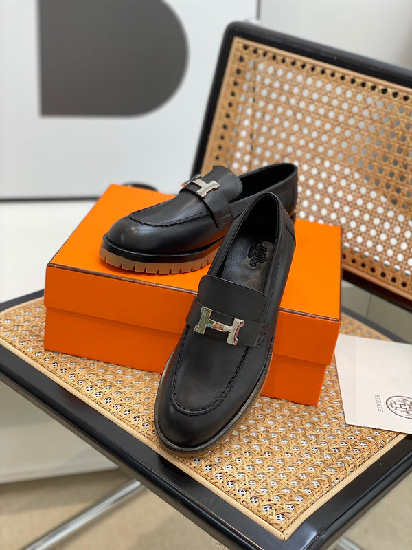 Hermes shoes Style 252 - full pair display