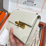 Chic everyday bag front view 7