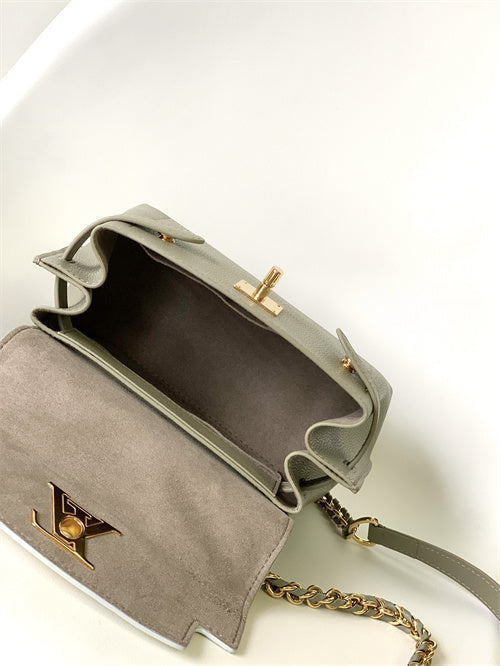  Essential shopper bag carried on shoulder 22