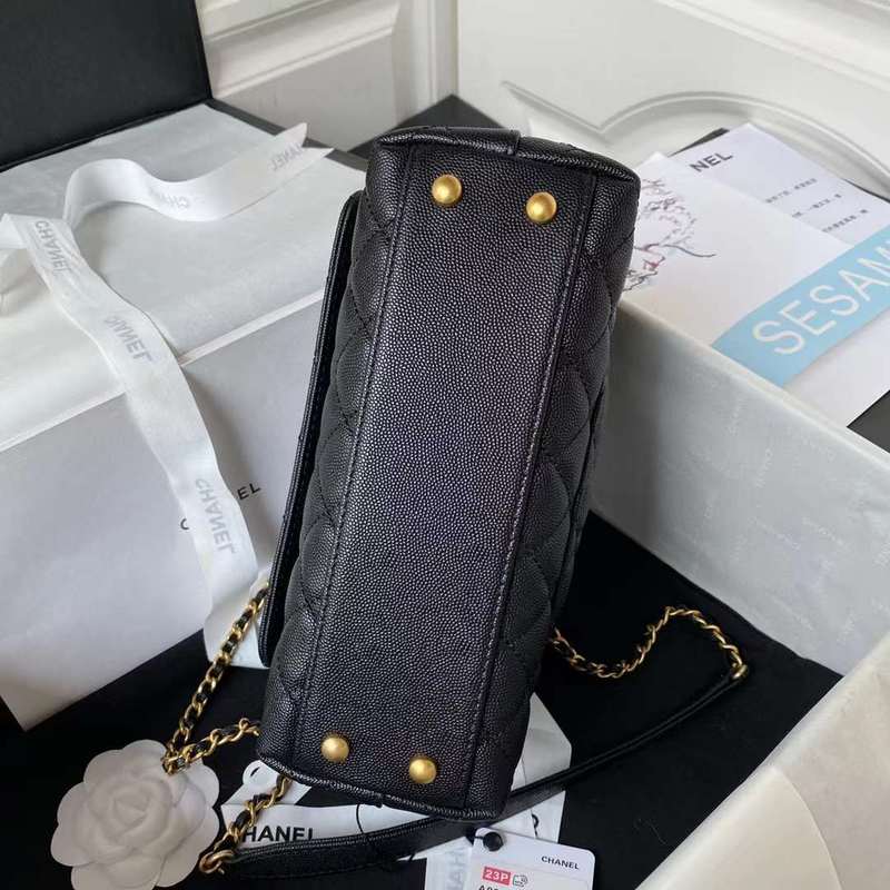 Zivas Charm Understated Luxury Everyday Handbag (Premium Everyday Carry) – Styled Look