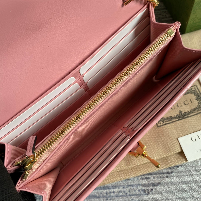Close-up detail of classic elevated women's handbag – women's everyday handbag