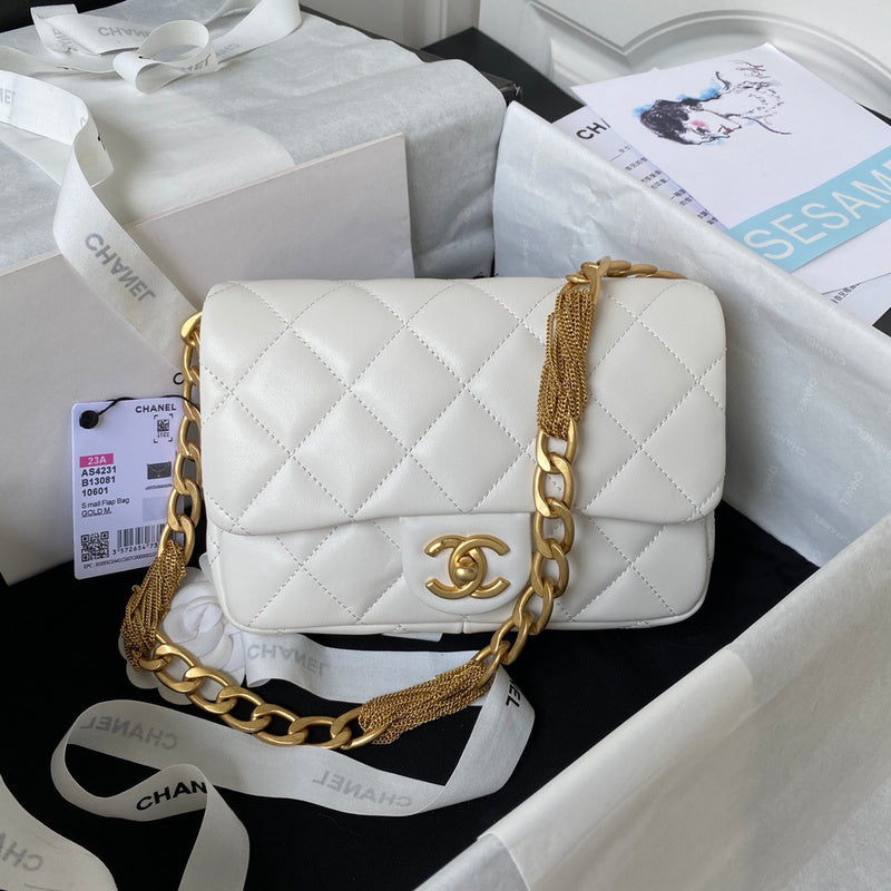 Ziva's Charm handbag – lifestyle view (one versatile size)