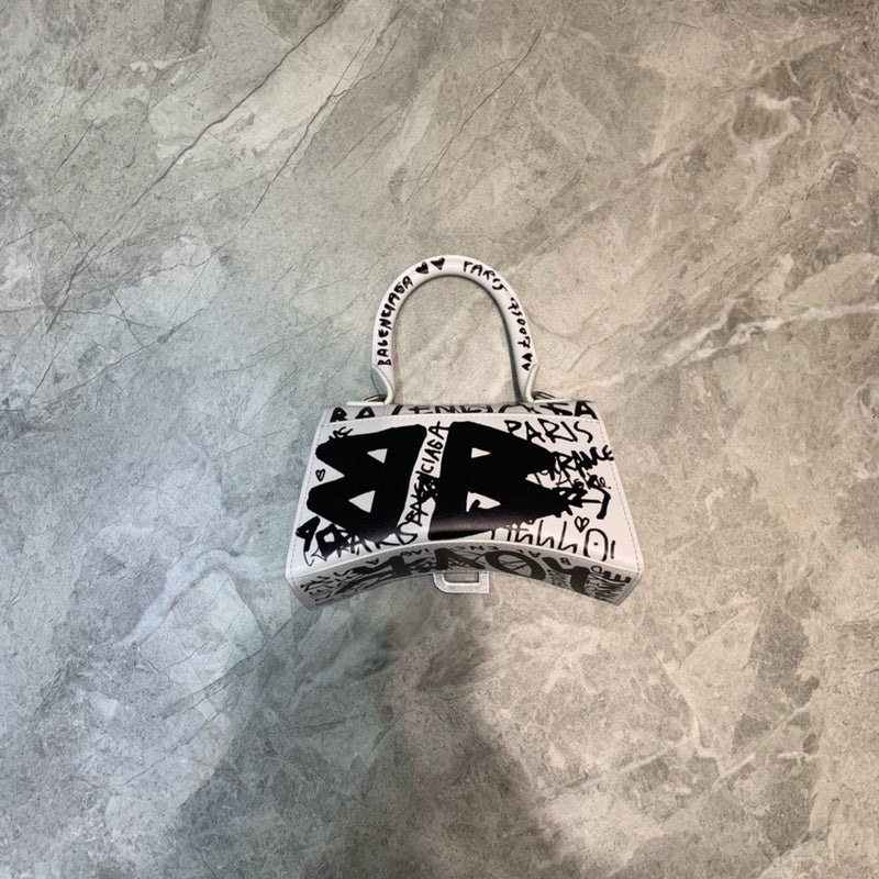 Understated Faux Leather Handbag - Versatile Everyday Design | Women's Luxury Handbag #862 - back view (image 4) of designer-inspired handbag