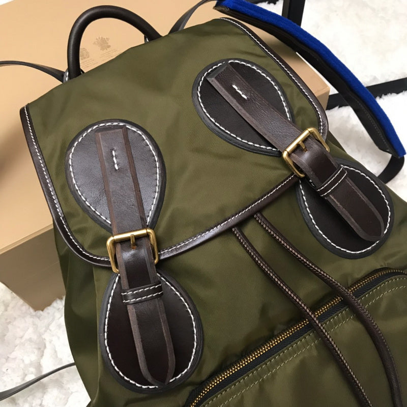 Ziva's Charm handbag – close-up view (one versatile size)