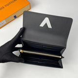 Top view of modern everyday-luxe women's handbag – women's statement bag