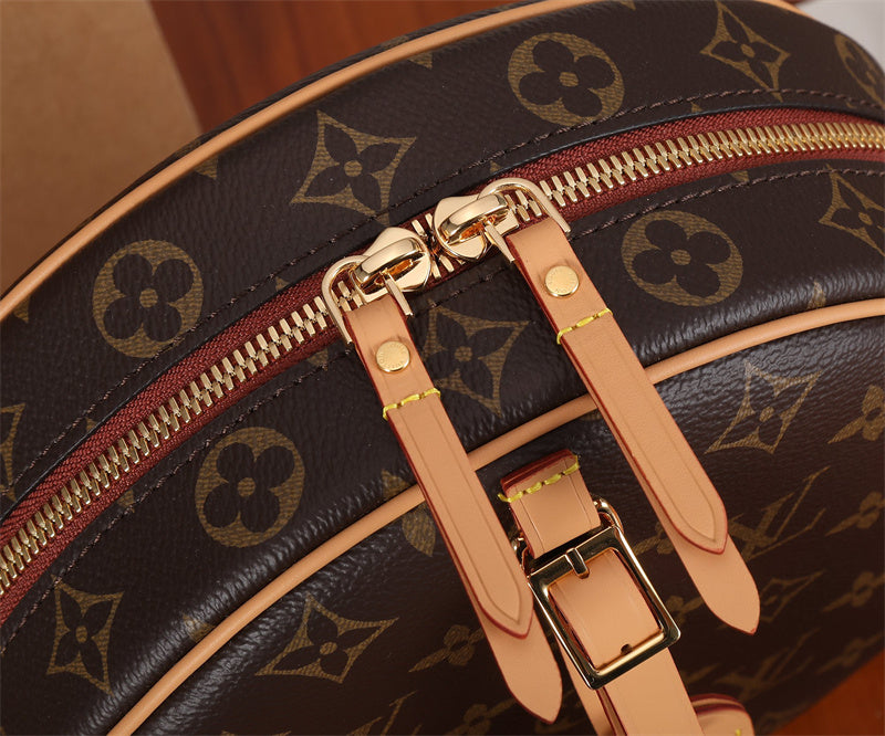  crossbody bag close-up of hardware and finish