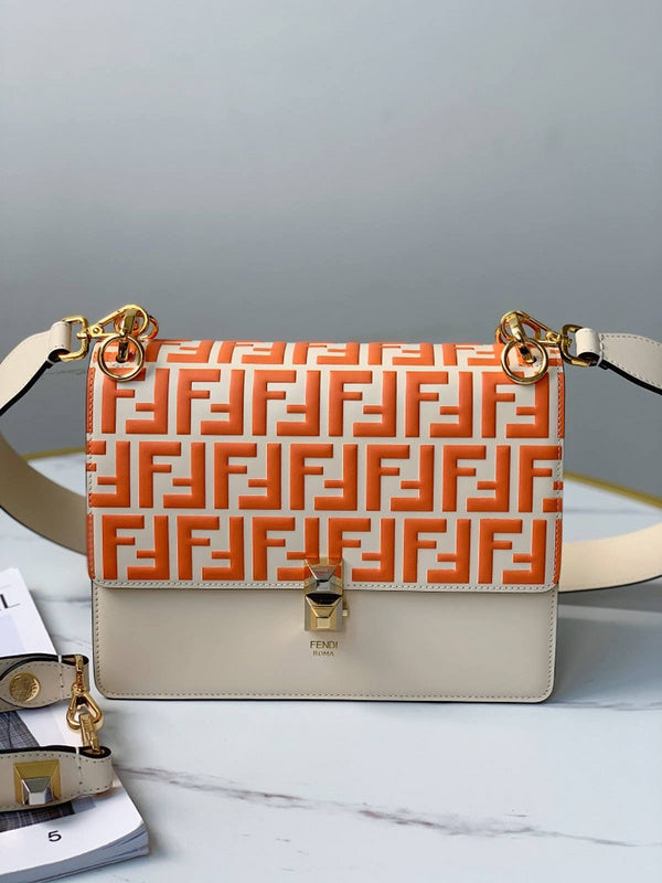 Ziva's Charm handbag – detail view (Standard Size)
