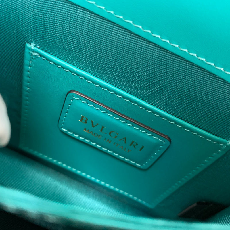 Sophisticated Premium PU Leather Handbag - Versatile Everyday Design | Women's Statement Accessory #1722 - close-up detail shot (image 3) of designer-inspired handbag