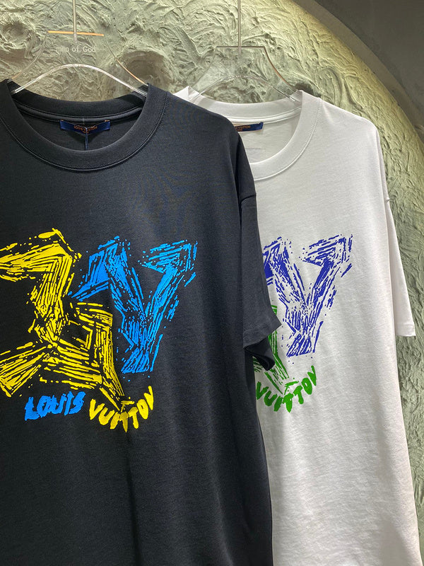 Full styled look of Louis Vuitton cotton t-shirt with runway-inspired design
