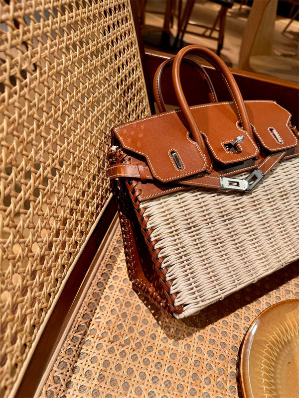  chic carryall bag detail view showing craftsmanship 14