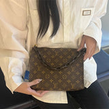  statement tote bag styled with outfit 18