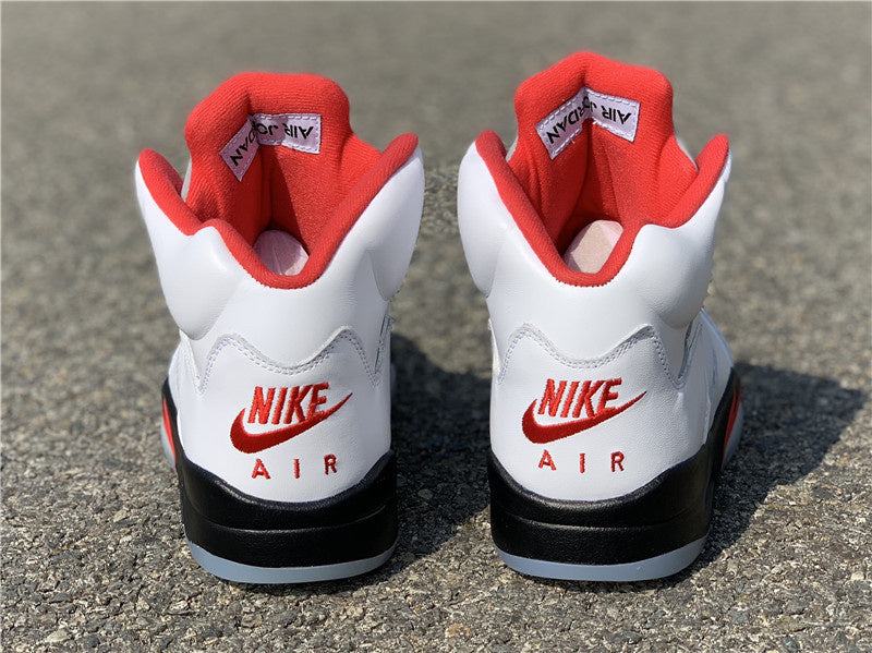 Nike classic monochrome luxury sneakers view 6 everyday casual design