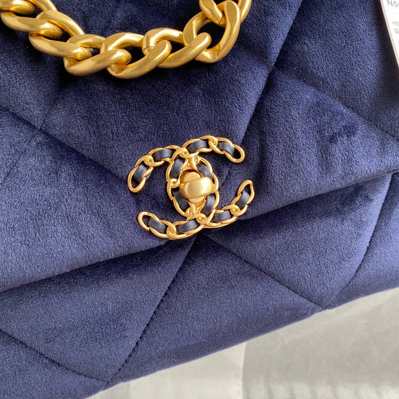 Zivas Charm Timeless Appeal Fashion Handbag (Effortless Style Upgrade) – Angled View