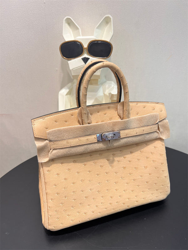  shoulder bag interior and compartment view